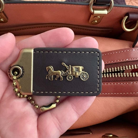 Coach Tea Rose Rogue - Picture 11 of 14